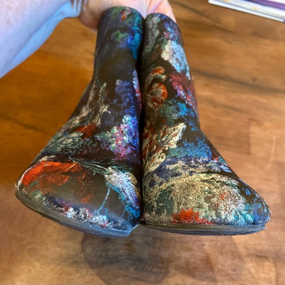 💥Zigi Soho Nydia Floral Ankle Boots💥 - Picture 6 of 9